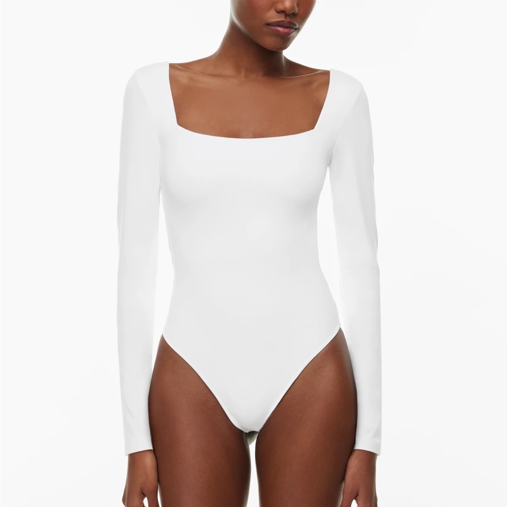 Aritzia Contour Squareneck Longsleeve Bodysuit